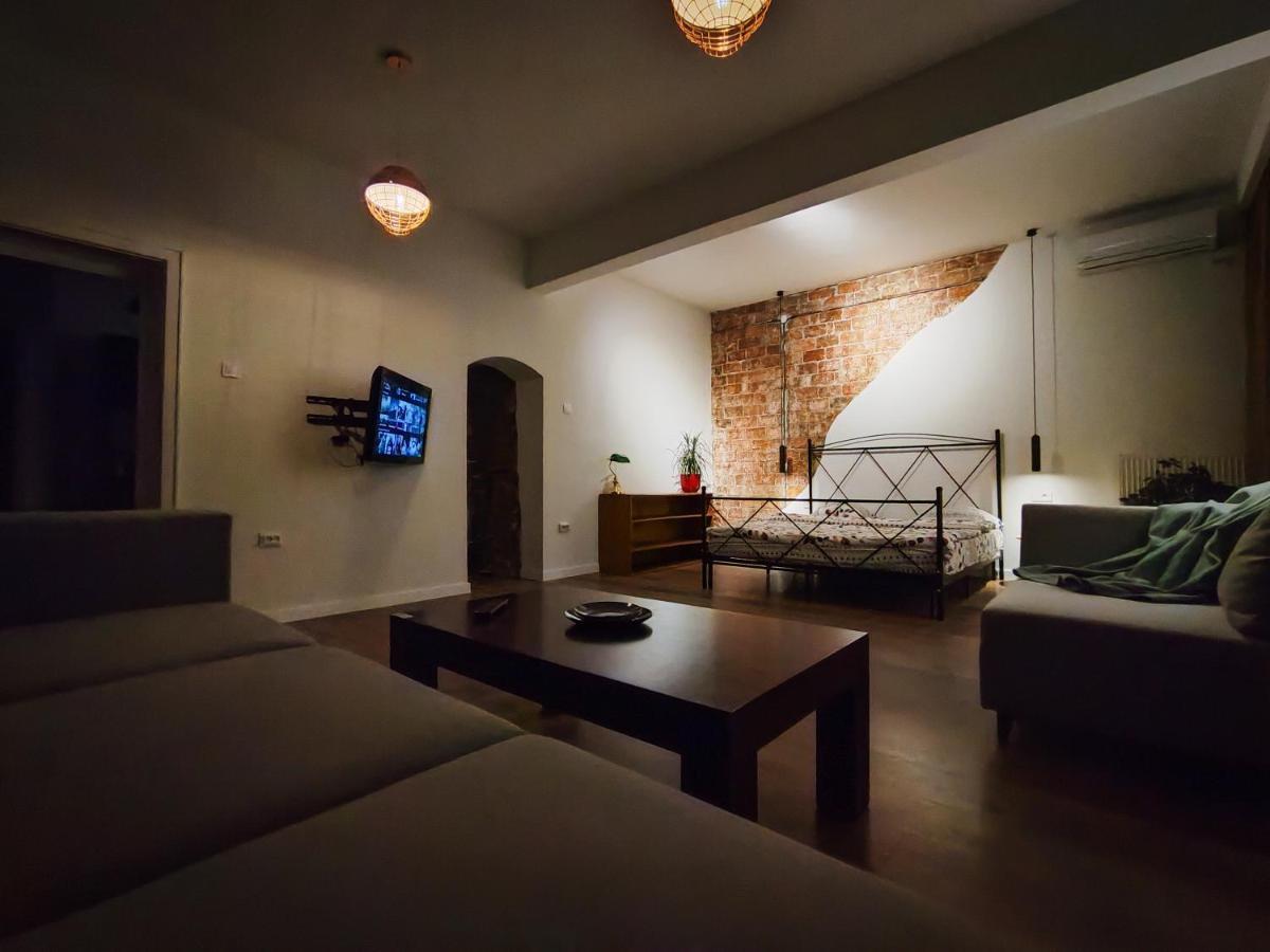 Urban Cozy Retreat Apartment Prishtinë Ngoại thất bức ảnh